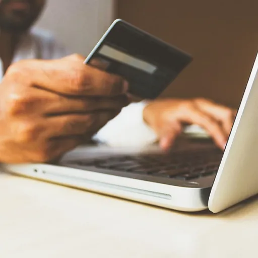 Comment transformer un outil de reporting financier en FinanceView avec dashboard à forte personnalisation pour le recouvrement B2B